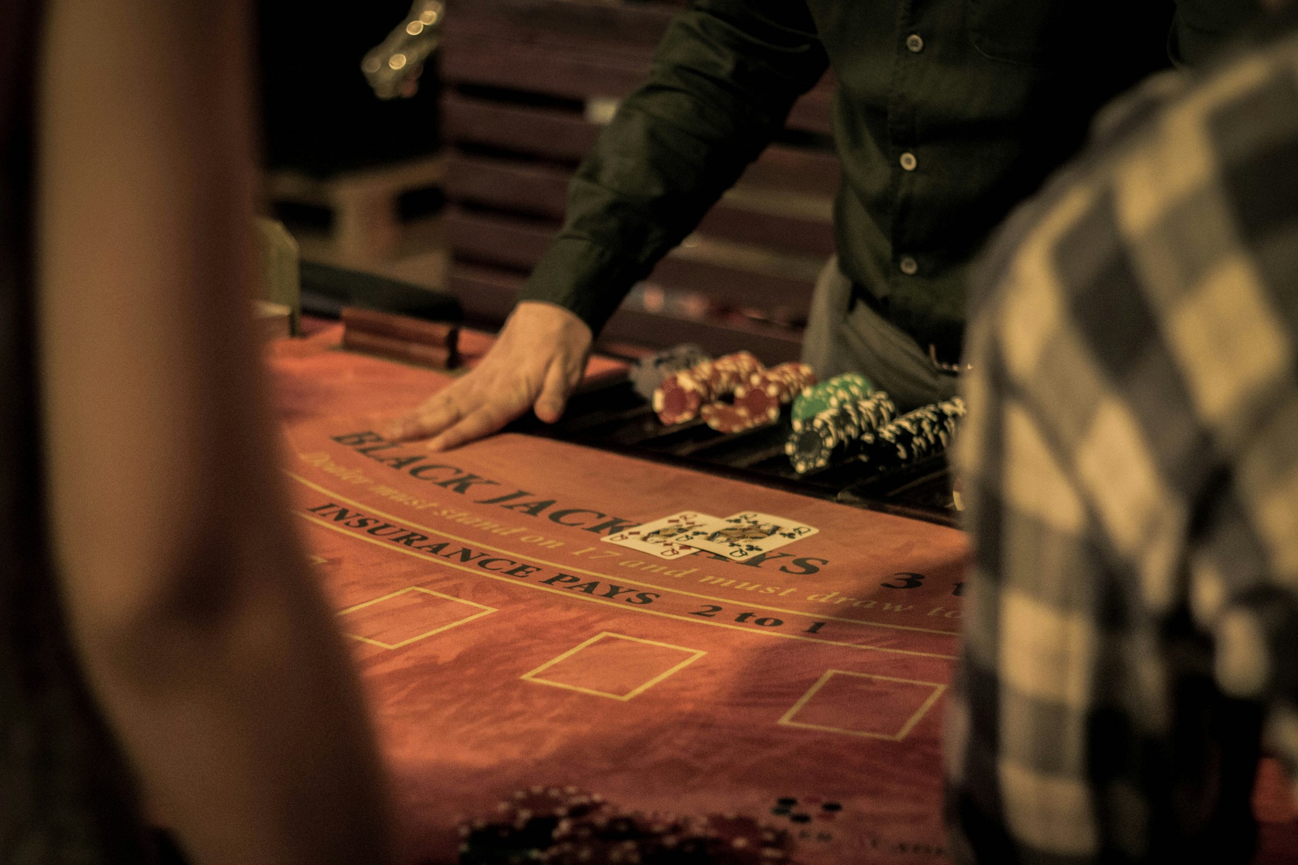 Die geheime Welt des Casino-Betrugs: Berühmte Betrügereien, High-Tech-Tricks und wie Casinos sich wehren